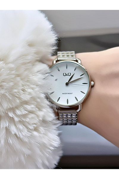 Q&Q  Women's Metal Cord Wristwatch