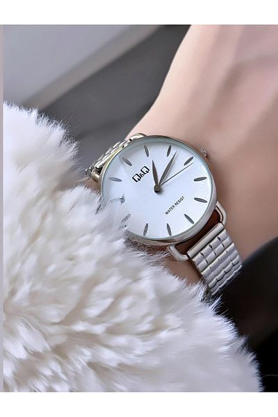 Q&Q  Women's Metal Cord Wristwatch