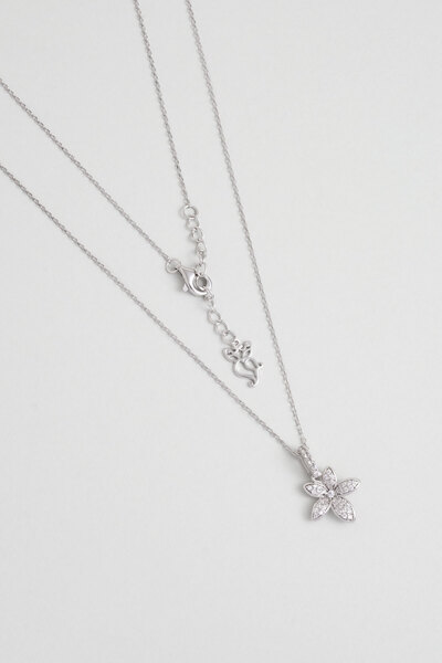 So CHIC... Işıltılı Çiçek 18 Ayar Beyaz Altın Kaplama 45 Cm Gümüş Kolye