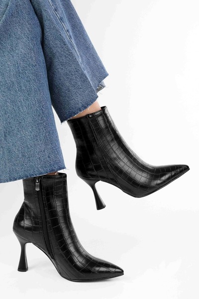 Shoeberry Dámské krokodýlí boty na podpatku v černé barvě Zian
