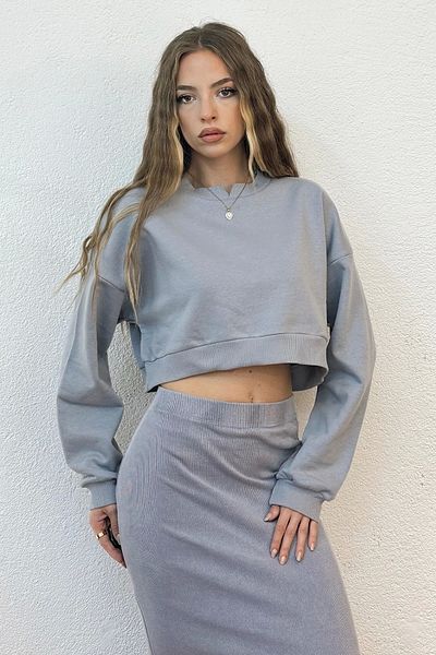 PROTO SUIT Crew Neck Crop Long Sleeve Sweatshirt