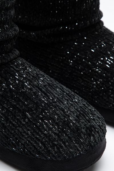 Penti Home Boots - Λεπτομέρεια με μαύρο γκλίτερ