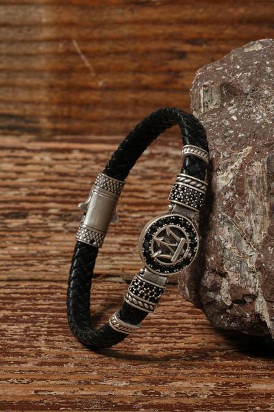SUMRA Handmade Zircon Stone Genuine Leather and Brass Motif Interlocking Buckle Bracelet Sm-B-0224