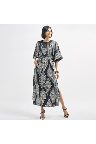 FAV All-Over Print Round Neck Kaftan Dress with Tie-Up Belt and Slit Detail