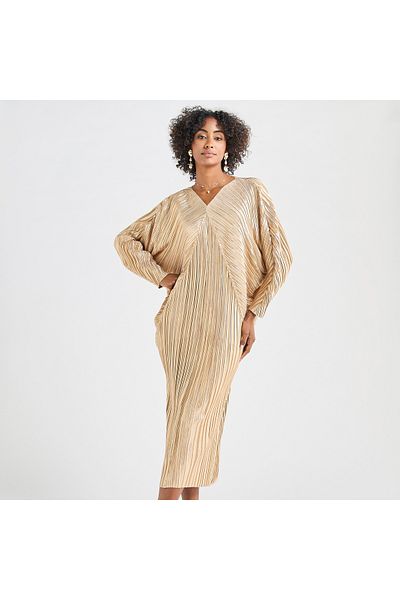 FAV All-Over Pleated V-neck Dress with Extendable Sleeves