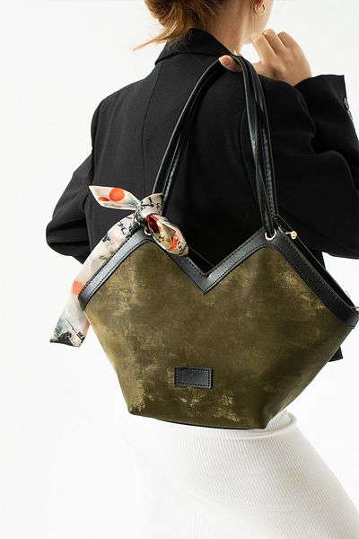 Reddington Women's Nubuck Zippered Scarf Detailed Shoulder Strap Bag (Suede)