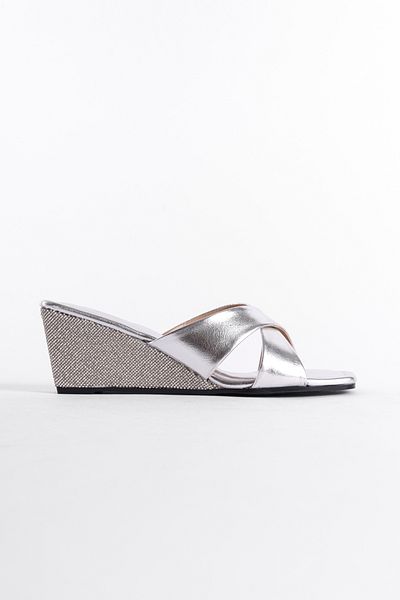 Capone Outfitters Wedge Heeled Stoned Banded Women's Slippers