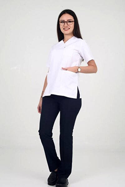 DENİZ İŞ بنطلون واحد للسيدات من Deniz Iş مع حزام الألبكة باللون الأزرق الداكن