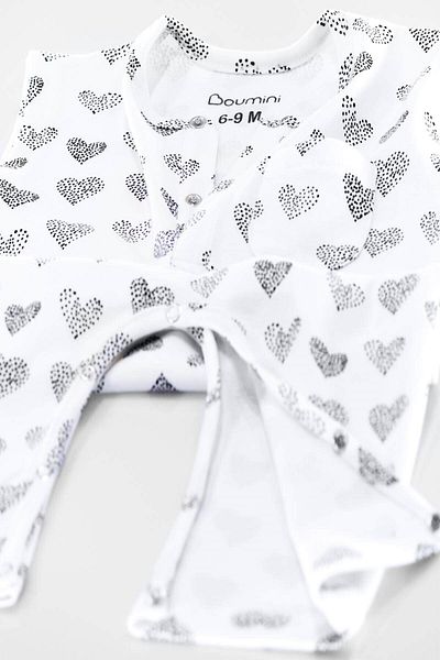 Boumini Sleeveless Long Legged Snap Fastener Baby Romper Hearts White