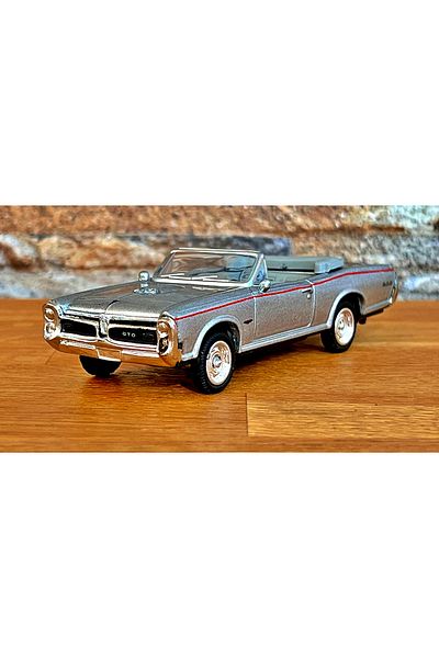 TOYFEST سيارات أمريكية كلاسيكية معدنية مرخصة بمقياس 1:43 - 1966 بونتياك GTO - 10 سم