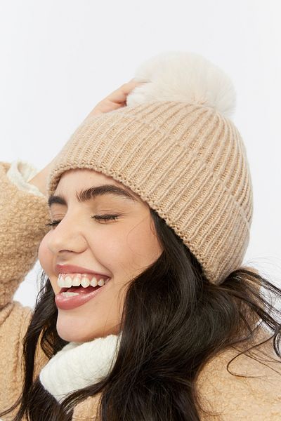 SOFT AKSESUAR Exclusive Knitted Beanie with Pompom