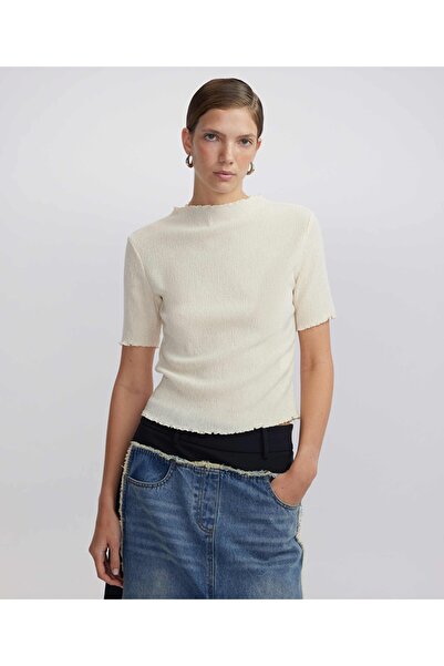 İpekyol Dokulu yüksek yaka tişört