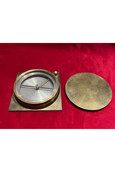 tayfuntufan antika koleksiyon F.J. Berg Stockholm Brass Compass with Lid 8 cm Diameter
