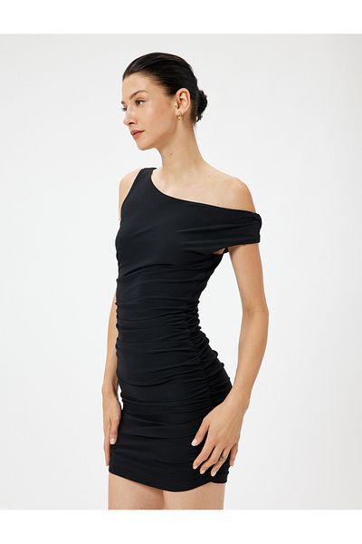 Koton Drapiertes Minikleid aus Crêpe mit One-Shoulder-Träger – U-Boot-Ausschnitt, Slim Fit