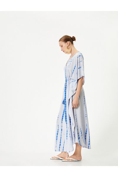 Koton langes Viskose V-Ausschnitt - Strandkleid mit Fledermausärmeln und Quastendetail