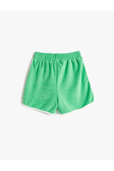 Koton Shorts aus Baumwollstoff mit Handtuch – Streifendetail und elastischer Taille