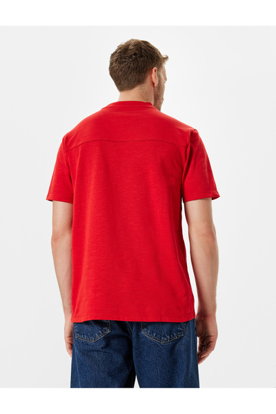 Koton Kurzärmliges Rundhals-T-Shirt aus Baumwolle – Nahtdetail