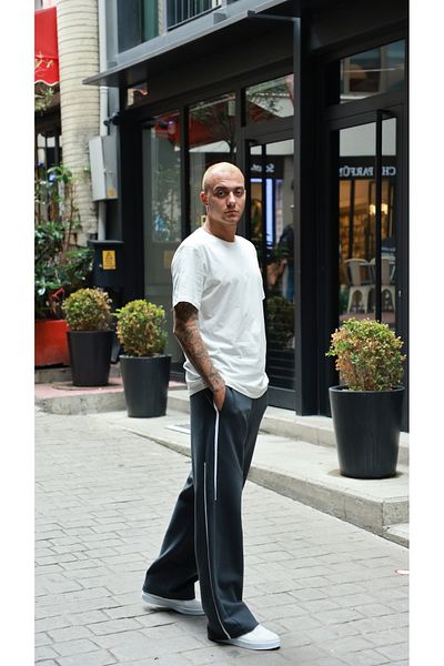 Owut Collection Ανδρική φόρμα Anthracite Extrafor με λεπτομέρεια στο κάτω μέρος