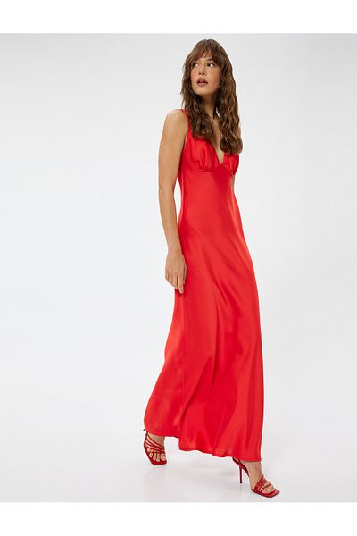 Koton Langes Abendkleid aus Satin – ärmelloses Kleid mit V-Ausschnitt