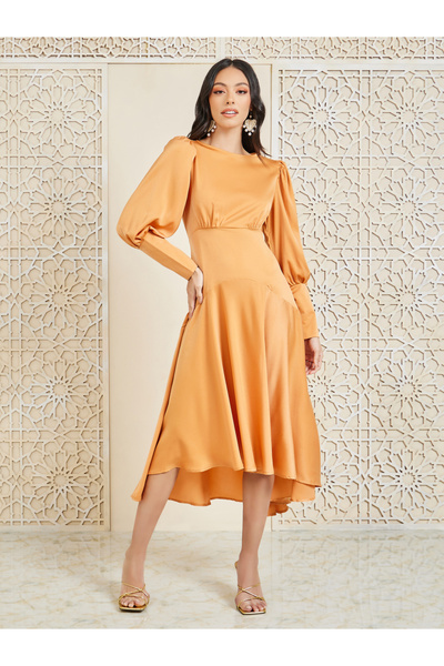 Styli فستان ميدي من الساتان بأكمام طويلة وحاشية غير متماثلة وخط A