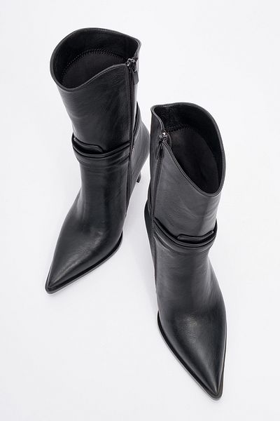 LuviShoes Γυναικείες μπότες με τακούνι BERTON Μαύρες δερμάτινες μύτες με φερμουάρ