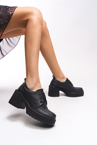 Riccon Qerekna 00121500 Чорні жіночі лофери з шнурівкою та каблуком