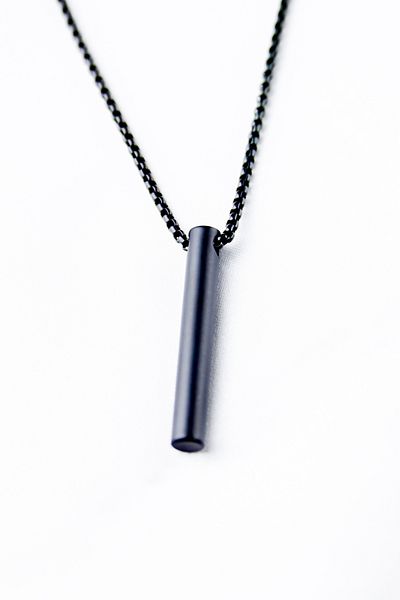 Store Bar Cut Oval Detail Black Steel Necklace