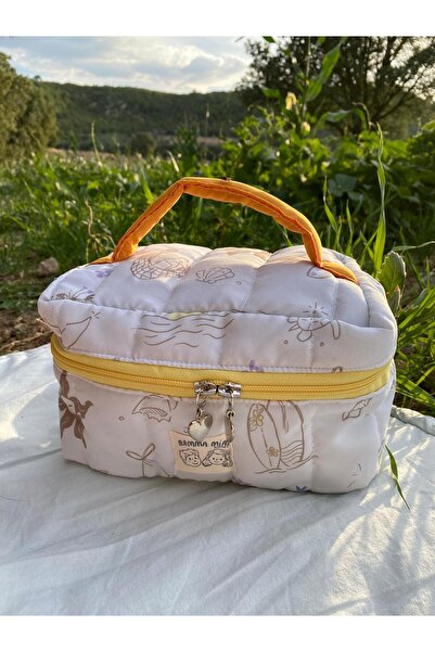 Mamma Mia Home حقيبة مكياج من سلسلة Happy Hour الخاصة