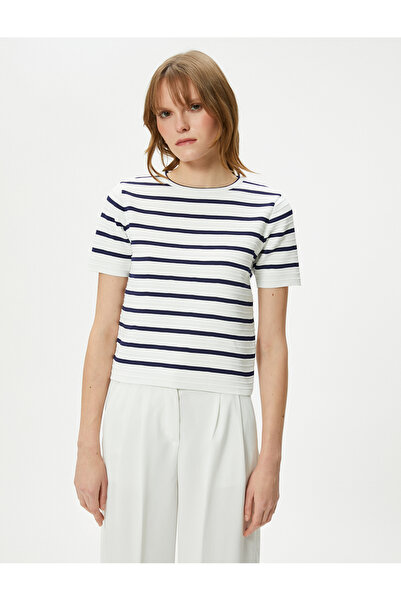 Koton Strickpullover mit kurzen Ärmeln und Rundhalsausschnitt