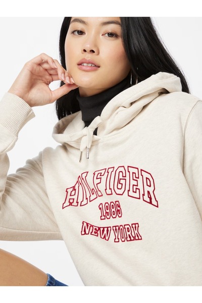 Tommy Hilfiger %100 ORGANİK PAMUK RAHAT KESİM KABARTMA BASKILI KAPÜŞONLU SWEATSHİRT