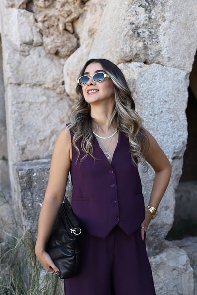 bytugcekaya Vestă cu patru nasturi din prune