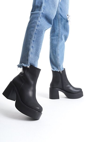 Limeo Yandan Fermuarlı Sade Yüksek Kalın Topuklu Kadın Kısa Bot