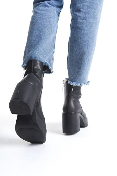 Limeo Yandan Fermuarlı Sade Yüksek Kalın Topuklu Kadın Kısa Bot