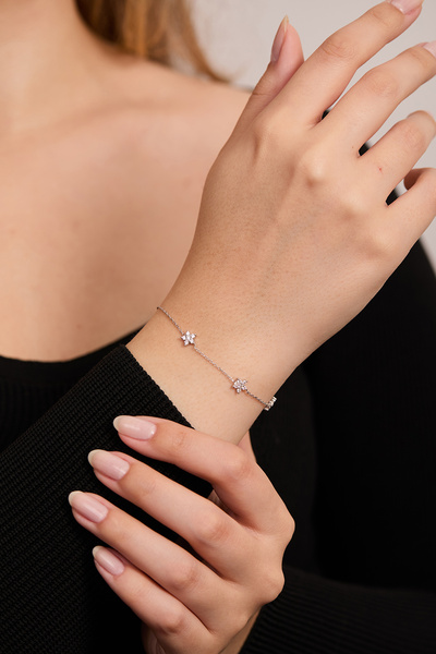 Elika Silver 925 Ayar Gümüş Zirkon Taşlı Lotus Model Bileklik
