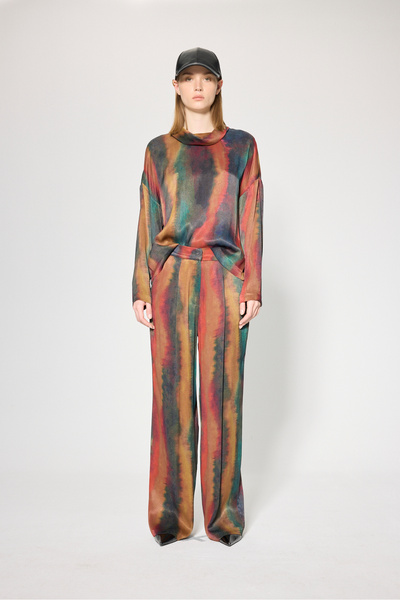 Partners of Tomorrow RAHAT KESİM BLUZ