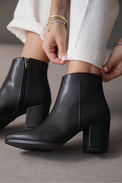 Lizzu Чорні жіночі черевики Helena - гострий носок, низький каблук