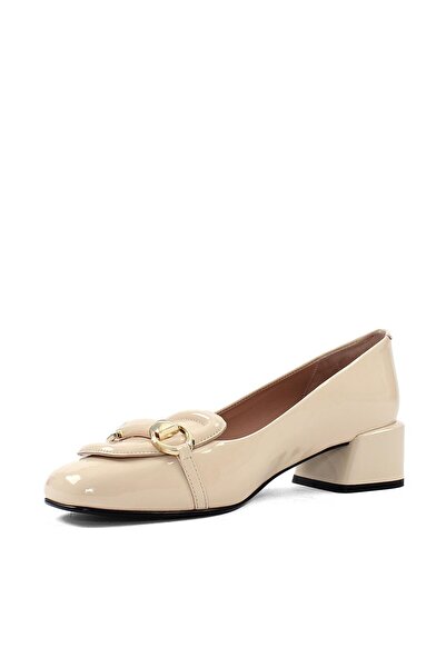 Celal Gültekin Kadın Bej Tokalı Kalın Topuklu Rugan Deri Klasik Ayakkabı
