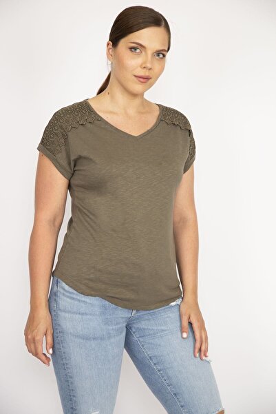 Şans Γυναικεία χακί συν μέγεθος βαμβακερό ύφασμα V-λαιμόκοψη κοντό μανίκι δαντέλα ώμου Λεπτομερής μπλούζα 65n36541