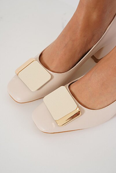 Moda Pie Γυναικείες μπαλαρίνες με τετράγωνη πόρπη σε μπεζ χρώμα