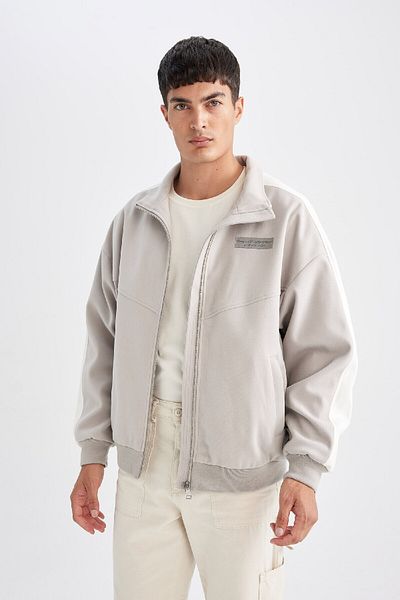DeFacto Leichte, saisonale, dünne Manteljacke mit Stehkragen und Reißverschlusstaschen – C6214ax24au