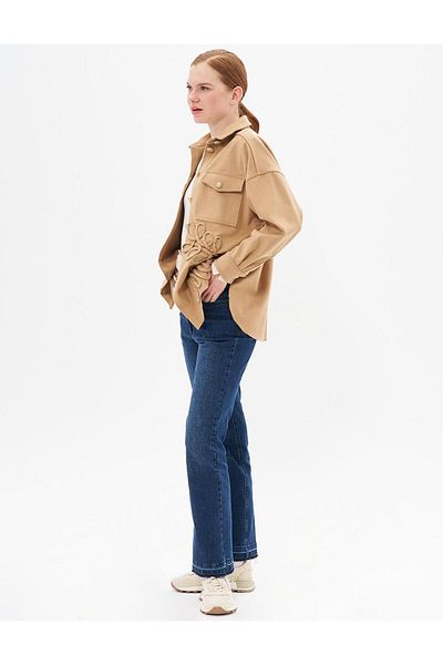 Kayra Camel Stamp Jacket - Λεπτομέρεια με χρυσό κουμπί