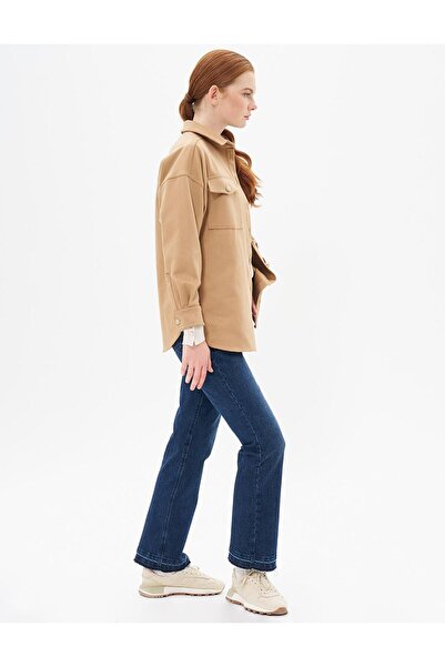 Kayra Camel Stamp Jacket - Λεπτομέρεια με χρυσό κουμπί