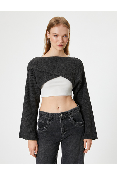 Koton Kurzer Strickpullover mit U-Boot-Ausschnitt und mehrlagigen Glockenärmeln