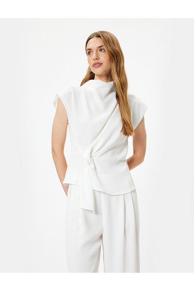 Koton Ärmellose Bluse mit Stehkragen und asymmetrischem Knoten-Detail