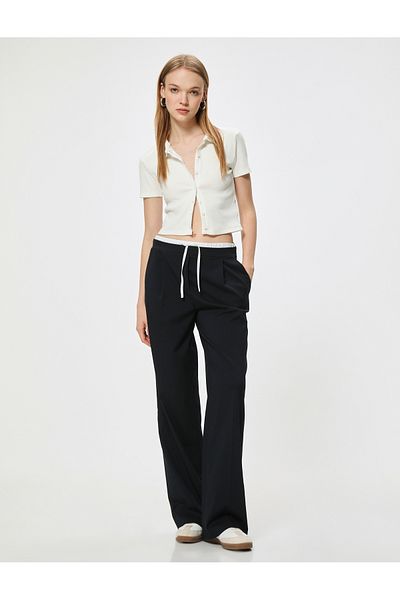 Koton Slim Fit Crop T-Shirt - Hemdkragen, Knopf, kurze Ärmel