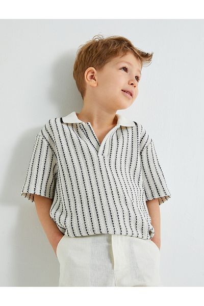 Koton Durchbrochenes T-Shirt mit kurzen Ärmeln und Polokragen