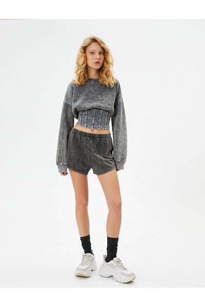Koton Raised Corset Detailliertes Crop-Sweatshirt mit blassem Effekt, langärmlig, Rundhalsausschnitt, schmale Passform