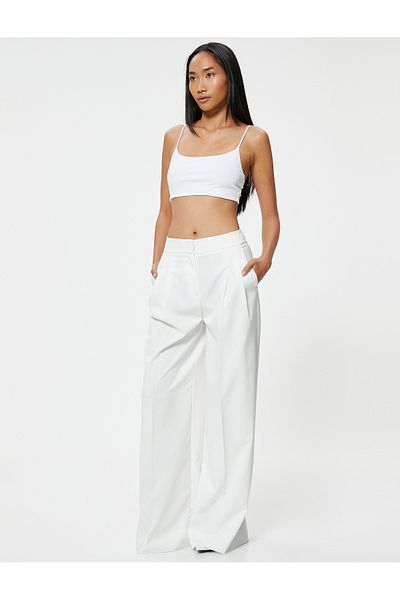Koton Slim Fit Crop Athlete - Basismodell mit dünnen Trägern