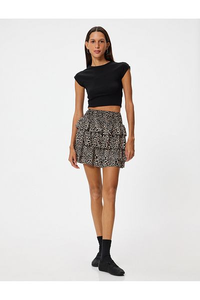 Koton Slim Fit Mini-Shortsrock mit Leopardenmuster – Volant und Gummizug