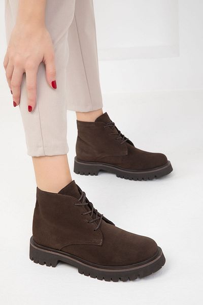 SOHO Braune Wildleder-Echtleder-Damenstiefel und Stiefeletten 19839